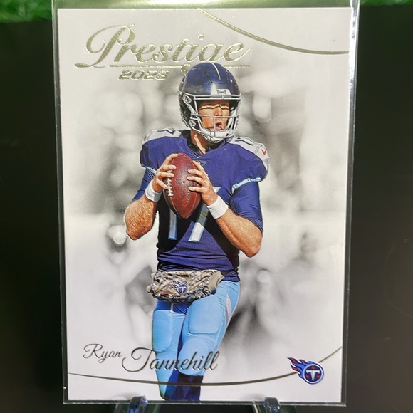 2. Panini Lot of 10 Tennessee Titans Football 🏈 Trading Cards - Picture 8 of 10